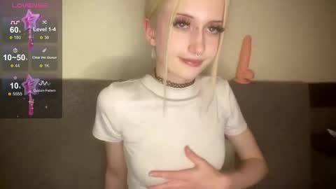 Snapshot of kittywithu chatting on November 2025 12:26:01 PM kittywithu online show from November 2025 12:26:01 PM