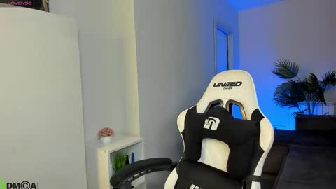 Kivaa Rice  GTM2 0300am-945am Mon Wed Thu Fri Sat. online show from February 2026 01:02:01 AM