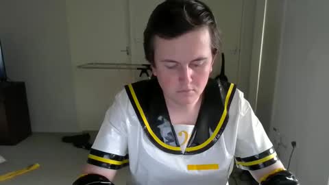 kiwi_twink21 online show from October 2025 03:06:02 AM