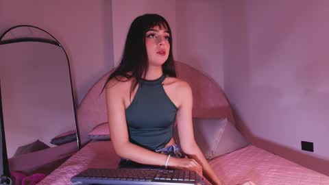 Snapshot of kkira_doll chatting on April 2026 12:03:01 PM Kkira online show from April 2026 12:03:01 PM