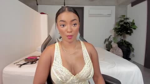 Snapshot of kleogold_1 chatting on December 2024 03:52:01 PM Christina online show from December 2024 03:52:01 PM