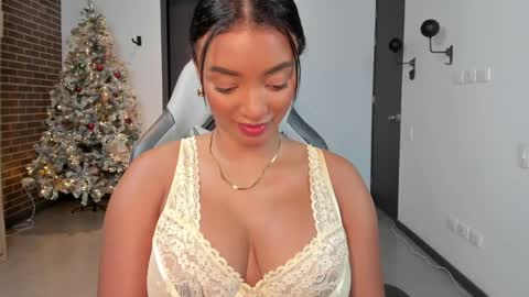 Snapshot of kleogold_1 chatting on December 2024 10:52:02 PM Christina online show from December 2024 10:52:02 PM