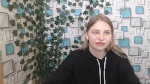 klerkarina online show from February 2025 09:21:02 AM