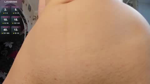 Snapshot of klin_miller chatting on May 2026 01:43:02 AM Klin online show from May 2026 01:43:02 AM