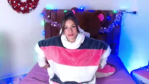 Snapshot of kloe_28 chatting on December 2024 02:48:02 AM Kloe online show from December 2024 02:48:02 AM