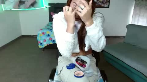 Snapshot of kloe_deker chatting on March 2025 06:11:02 PM Kloe deker online show from March 2025 06:11:02 PM