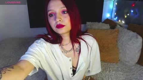 Snapshot of kmila_carson chatting on December 2024 07:07:02 AM kmila online show from December 2024 07:07:02 AM