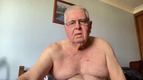 Aussiedude online show from September 2025 02:02:01 AM