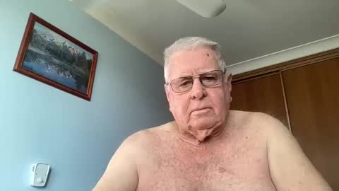 Aussiedude online show from October 2025 09:01:01 PM