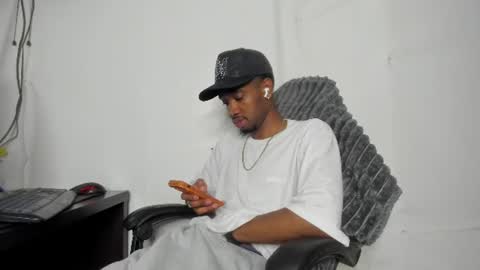 Snapshot of kofi_exotic_ chatting on July 2026 02:39:01 AM kofi online show from July 2026 02:39:01 AM