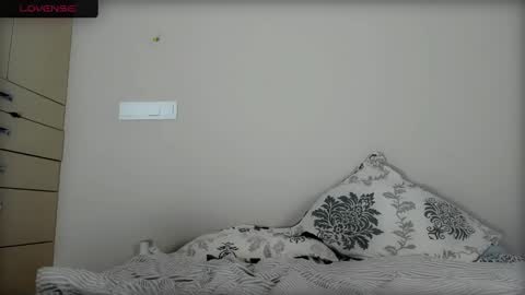 Lisa      online show from February 2025 07:31:02 PM