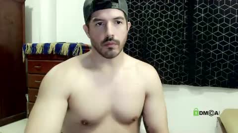 Snapshot of kolombianox chatting on June 2026 04:39:02 AM kolombianox online show from June 2026 04:39:02 AM