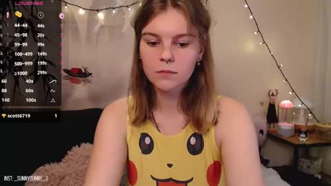 Snapshot of komorebbi chatting on December 2024 09:35:01 PM Marta online show from December 2024 09:35:01 PM