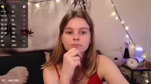 Snapshot of komorebbi chatting on December 2024 10:47:02 PM Marta online show from December 2024 10:47:02 PM