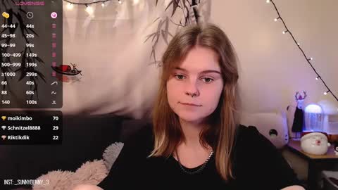 Snapshot of komorebbi chatting on December 2024 02:47:02 AM Marta online show from December 2024 02:47:02 AM