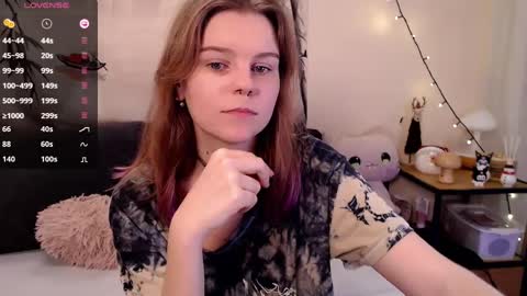 Snapshot of komorebbi chatting on January 2025 10:18:01 PM Marta online show from January 2025 10:18:01 PM