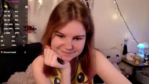 Snapshot of komorebbi chatting on January 2025 09:40:01 PM Marta online show from January 2025 09:40:01 PM