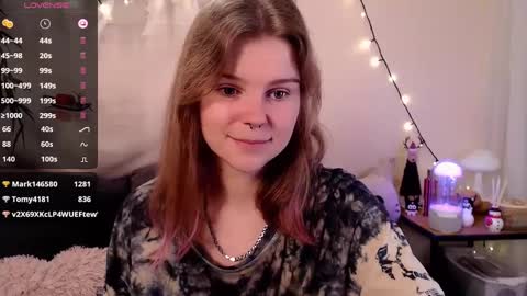 Snapshot of komorebbi chatting on January 2025 06:00:01 PM Marta online show from January 2025 06:00:01 PM