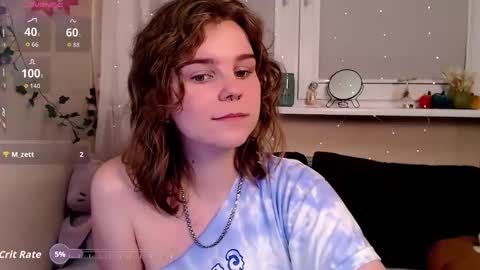 Snapshot of komorebbi chatting on October 2025 09:42:02 PM Marta online show from October 2025 09:42:02 PM