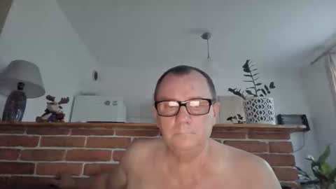 Snapshot of komputer123456789 chatting on May 2026 06:13:01 PM Bogdan online show from May 2026 06:13:01 PM