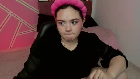 Snapshot of koning_moretti chatting on May 2026 04:07:02 AM camila online show from May 2026 04:07:02 AM