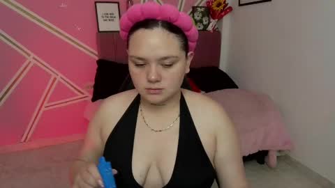 Snapshot of koning_moretti chatting on May 2026 04:18:01 AM camila online show from May 2026 04:18:01 AM