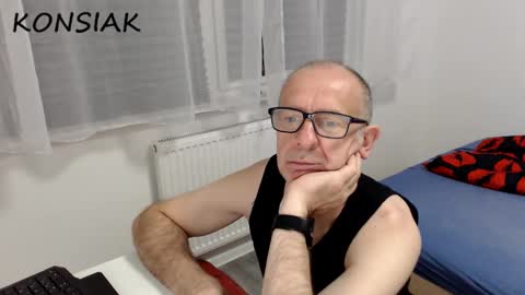 Komsiak online show from October 2025 08:42:02 PM