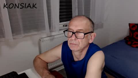 Komsiak online show from October 2025 07:36:02 PM