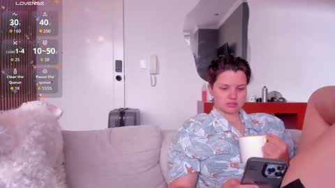 Twiix online show from October 2025 04:40:02 PM