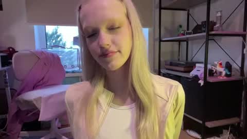 Ariela online show from June 2026 06:45:02 PM