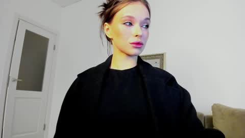 kossie_ online show from October 2025 06:08:01 PM