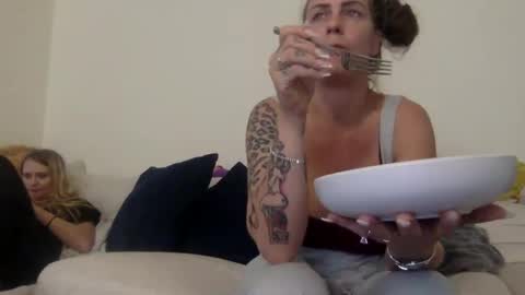 koyoteej online show from February 2025 07:38:02 PM