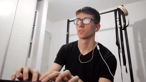 Snapshot of kpo10 chatting on December 2025 08:22:01 AM Facu online show from December 2025 08:22:01 AM