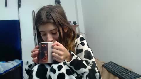 Snapshot of kratos_and_afrodita chatting on May 2026 01:45:01 AM kratos_and_afrodita online show from May 2026 01:45:01 AM