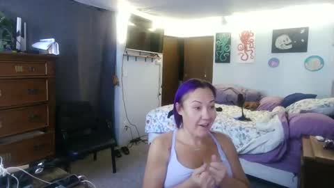 kreamyk420 online show from November 2025 05:26:01 PM