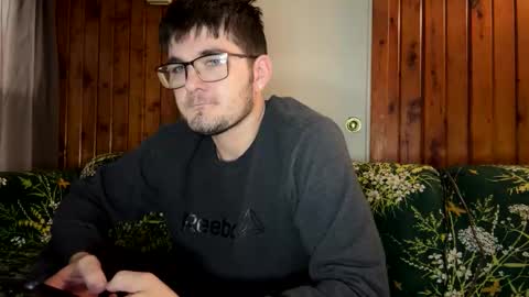 Snapshot of krimsoncircuit chatting on November 2025 07:37:02 PM krimsoncircuit online show from November 2025 07:37:02 PM