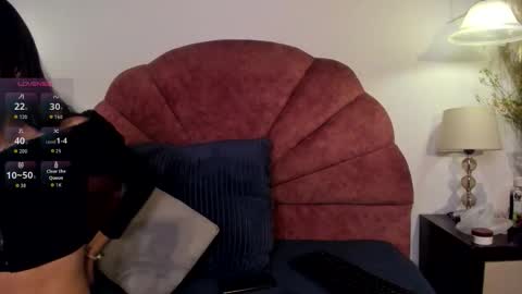 Nahomi online show from November 2025 11:57:02 AM