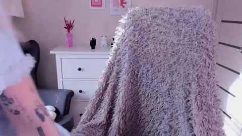 kris_grant online show from October 2025 08:23:02 AM