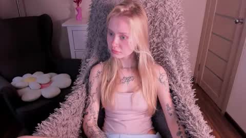 kris_grant online show from October 2025 09:30:02 AM