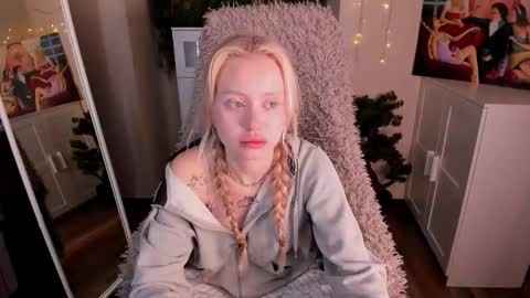 kris_grant online show from December 2025 10:35:01 AM