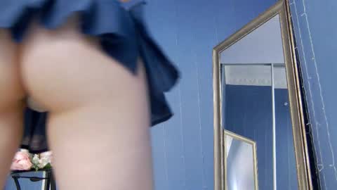 kriskras__ online show from September 2025 05:18:02 AM