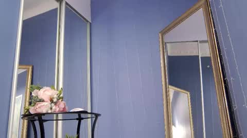 kriskras__ online show from October 2025 05:25:01 AM