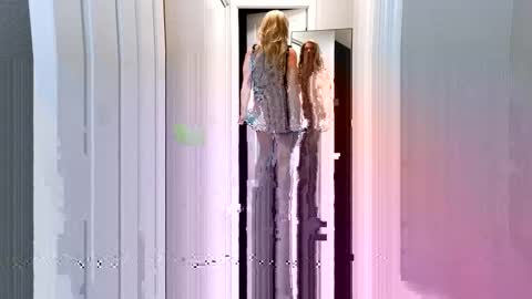 Snapshot of kristal_mountain chatting on October 2025 02:56:02 AM Kristal Mountain online show from October 2025 02:56:02 AM