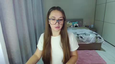 Snapshot of kristall_xxx chatting on October 2025 07:58:01 AM twitter Annemarye 23 online show from October 2025 07:58:01 AM