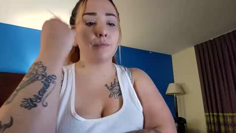 KristalDaddy online show from November 2025 06:03:02 PM