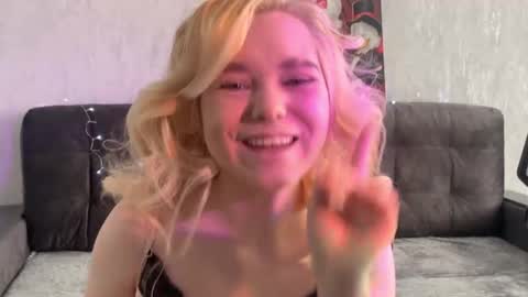 kristibiz online show from March 2026 11:38:01 AM