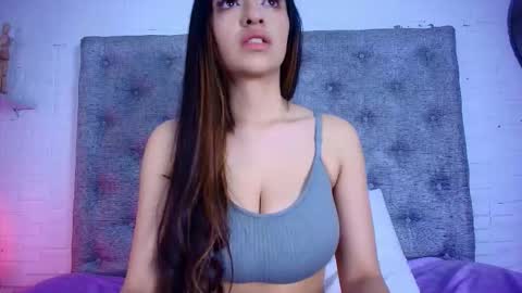 Snapshot of kristin_ramirez chatting on November 2025 12:05:02 PM Kristin online show from November 2025 12:05:02 PM