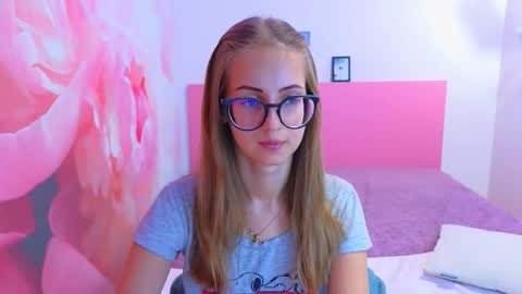 Kristina Adel online show from September 2025 06:46:02 AM