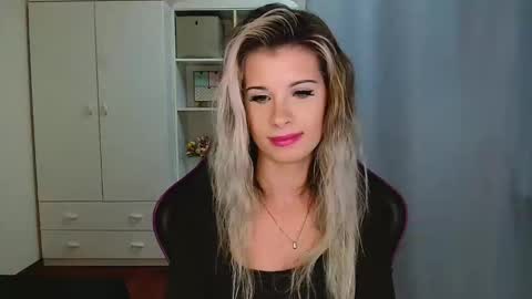 KristineAmore online show from December 2025 07:29:02 PM