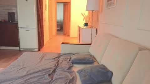 Kristi online show from November 2025 05:07:01 AM